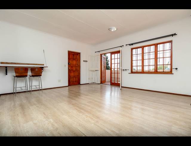 2 BEDROOM APARTMENT FOR SALE IN SANDOWN